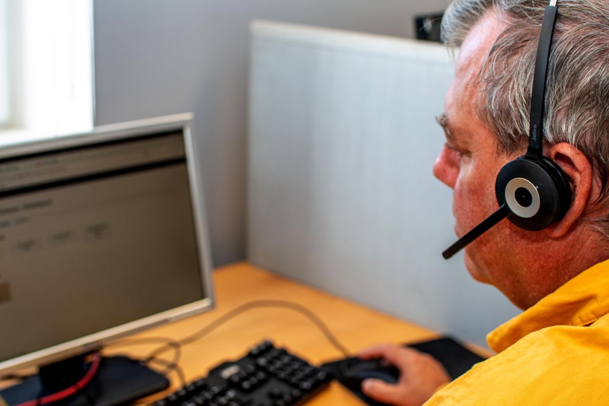 Enquêteur au plateau téléphonique